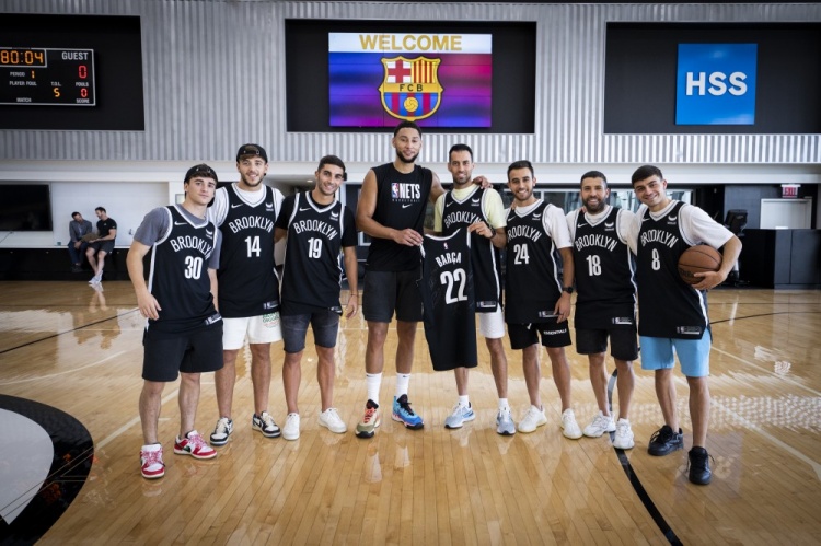 法媒：萨福诺夫在点球第三轮已经骨折，随后又扑了两个点球（法媒：萨福诺夫点球大战第三轮时已骨折，随后仍扑出两粒点球）