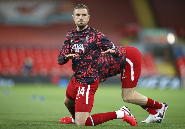 跟队记者：莱奥续约谈判还没正式开启，但俱乐部正在讨论（队记：莱奥续约谈判尚未启动，俱乐部已展开讨论）