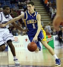 2025巴甲37轮：内马尔戴帽射鹦鹉，红黑提前加冕双冠王（2025巴甲第37轮：内马尔上演帽子戏法击退鹦鹉，红黑军团提前问鼎双冠）