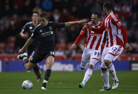 约基奇本赛季表现惊艳，篮板助攻领跑全联盟（约基奇本季大放异彩，篮板助攻双项联盟第一）