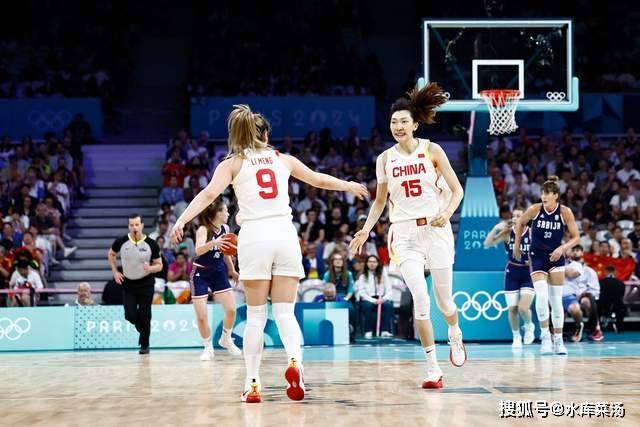 湖人全队苦练备战，官媒晒训练照（湖人全队加练备战，官媒发布训练照）