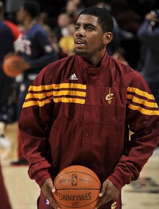 鹈鹕vs骑士前瞻：锡安PK米切尔，鹈鹕冲击六连胜（鹈鹕迎战骑士前瞻：锡安对决米切尔，力争豪取六连胜）