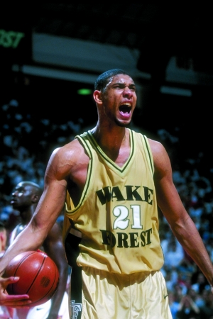 约克21中8，展现高效投篮能力（约克21投8中，投篮效率亮眼）