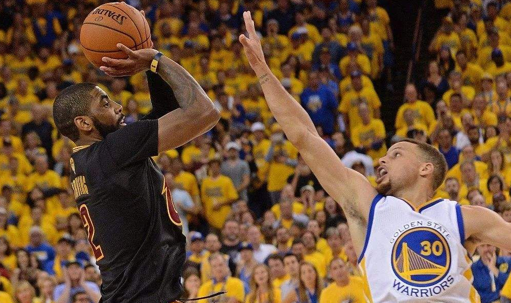 末节轰17分接管比赛！兰德尔20中10得到25分6板（最后一节狂飙17分统治比赛！兰德尔20投10中拿下25分6篮板）