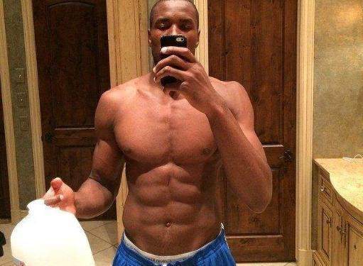 约基奇：爱德华兹的绝平不可思议，但我们度过风暴赢下了比赛（约基奇称爱德华兹绝平惊人，球队顶住压力拿下胜利）