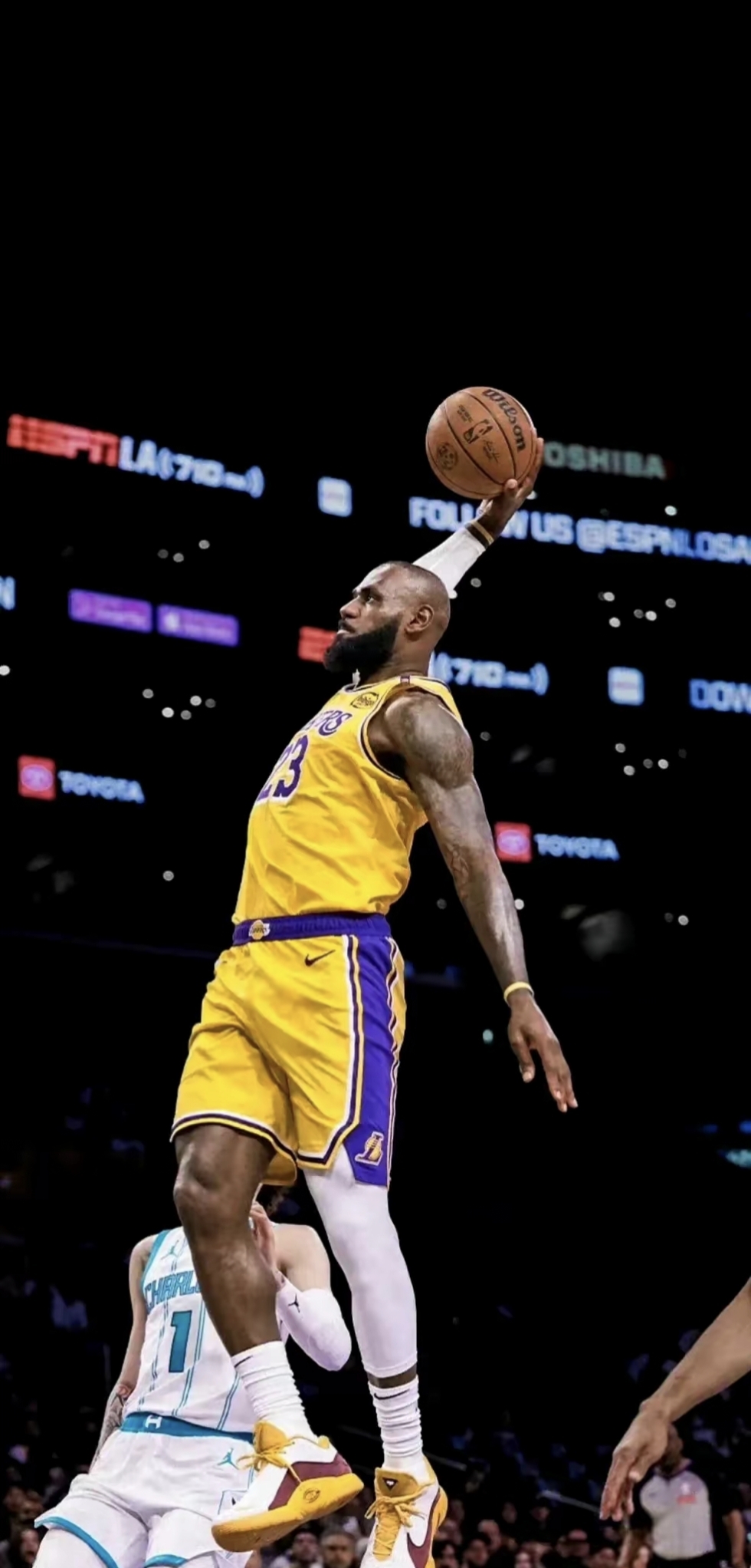 吴曦迎来个人生涯400场顶级联赛出场，同年龄段仅次于王大雷（吴曦达成顶级联赛400场里程碑，同龄仅次于王大雷）