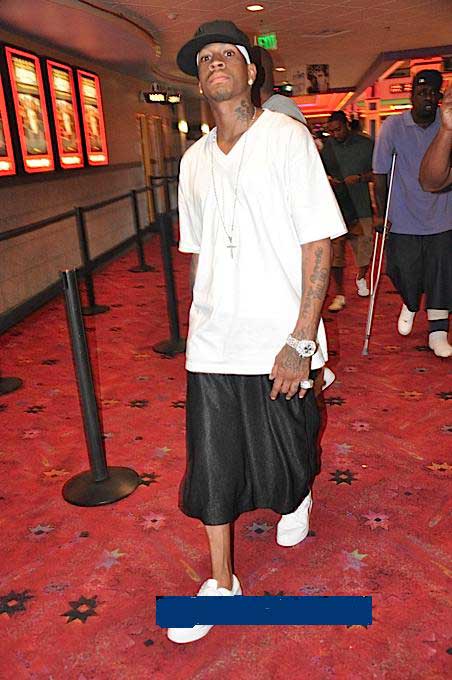 奎因连续3场20+，本届新秀中除克尼佩尔（2次）外第二人（奎因连砍3场20+，本届新秀中仅次克尼佩尔（2次），为第二人）