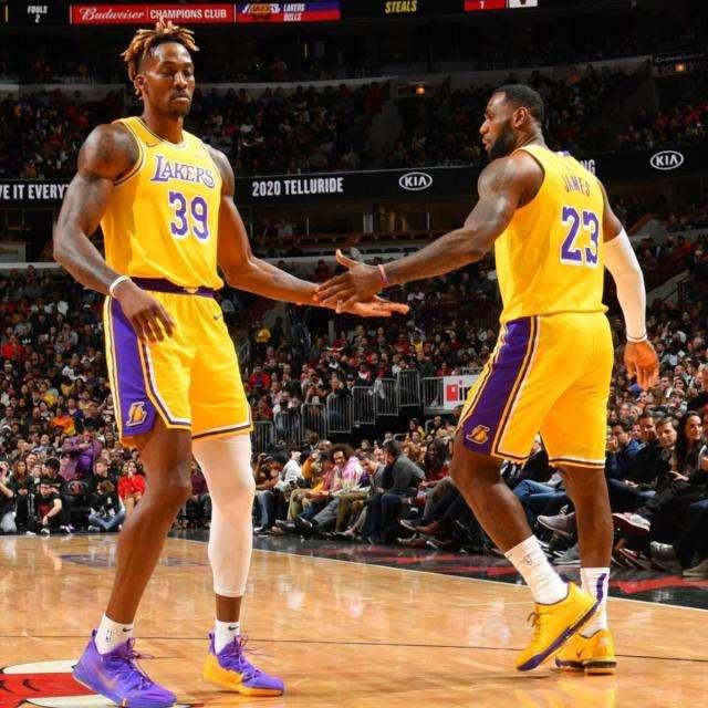 詹姆斯复出前八村塁场均近16分，那之后场均降到9.7分（詹姆斯复出后，八村塁场均由近16分降至9.7分）