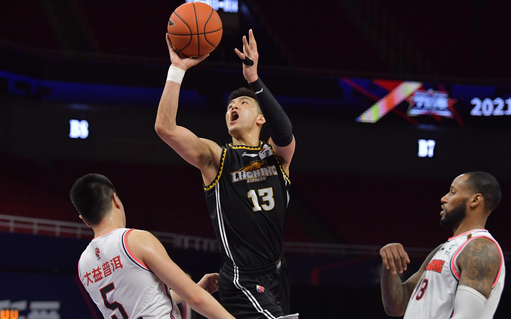 米体：博阿滕纪录片中有女性出镜指控他，但播出时都被剪掉了（米体：博阿滕纪录片含女性出镜指控画面，但正式播出时全部被删）