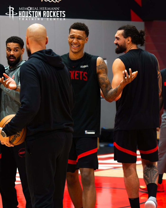 苏亚雷斯：在很多事情上我并不是榜样，我知道也接受这一点（苏亚雷斯：在许多方面我称不上榜样，这一点我明白并已接受）