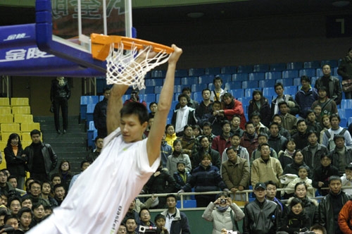 穆帅：我曾为麦克托米奈让博格巴坐板凳，曼联放走他是个大错（穆里尼奥：曾为麦克托米奈让博格巴打替补，曼联放走他是重大失策）