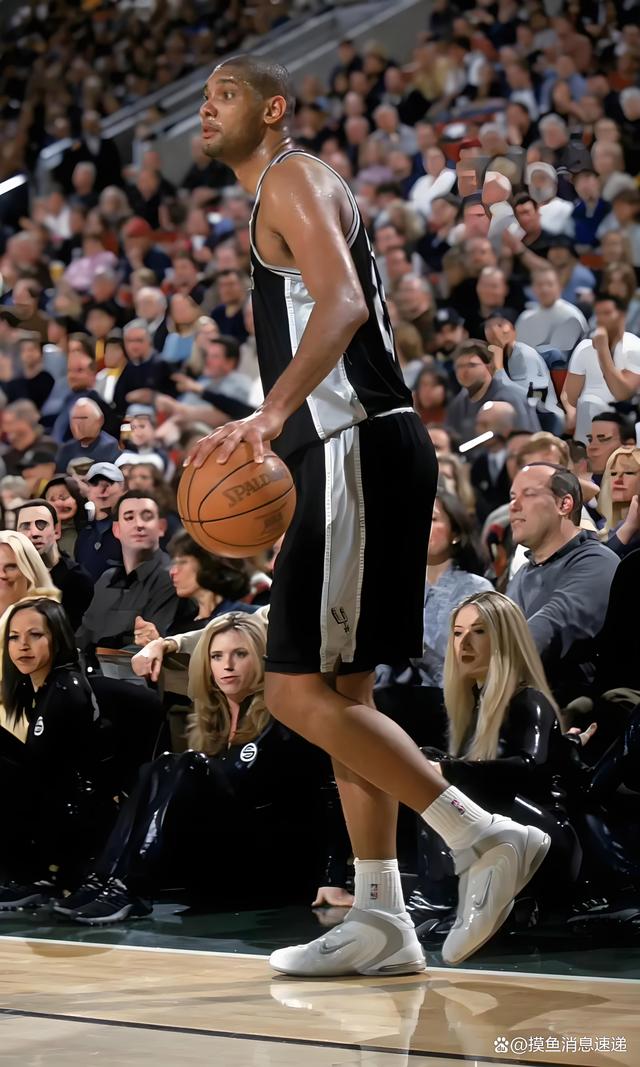 内雷斯灵光闪现，霍伊伦进球嗅觉敏锐，那不勒斯敲开胜利之门！（内雷斯灵感闪耀，霍伊伦把握良机，那不勒斯赢得三分！）